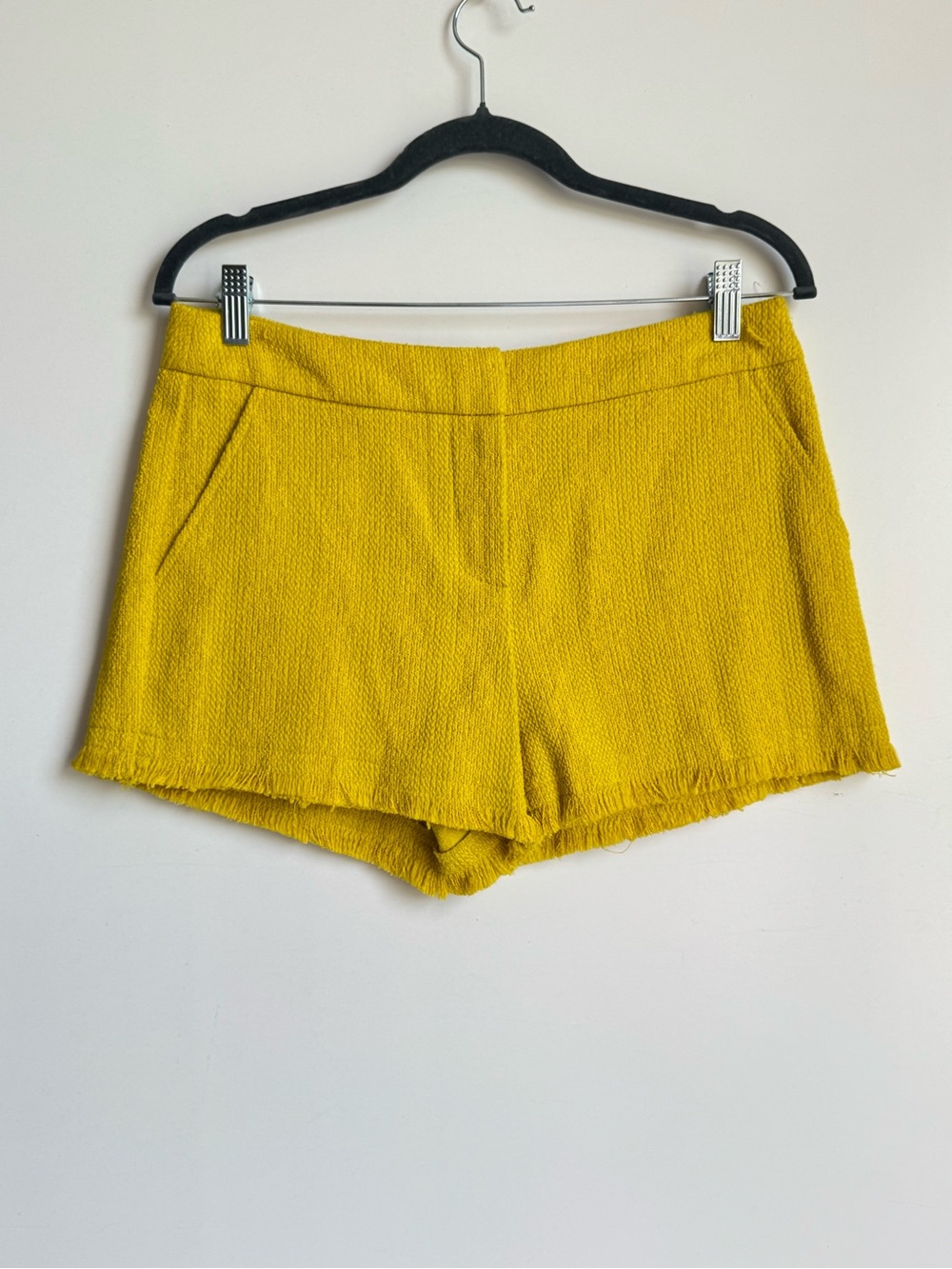 Trina Turk Tweed Crazy Daizy Yellow Fringe Shorts Women’s Size 4